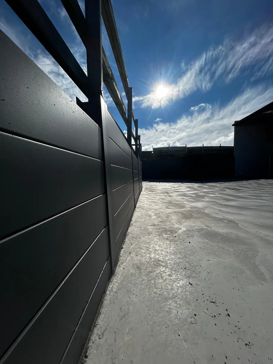 Close-up of a finished charcoal commercial SuperSleeper wall