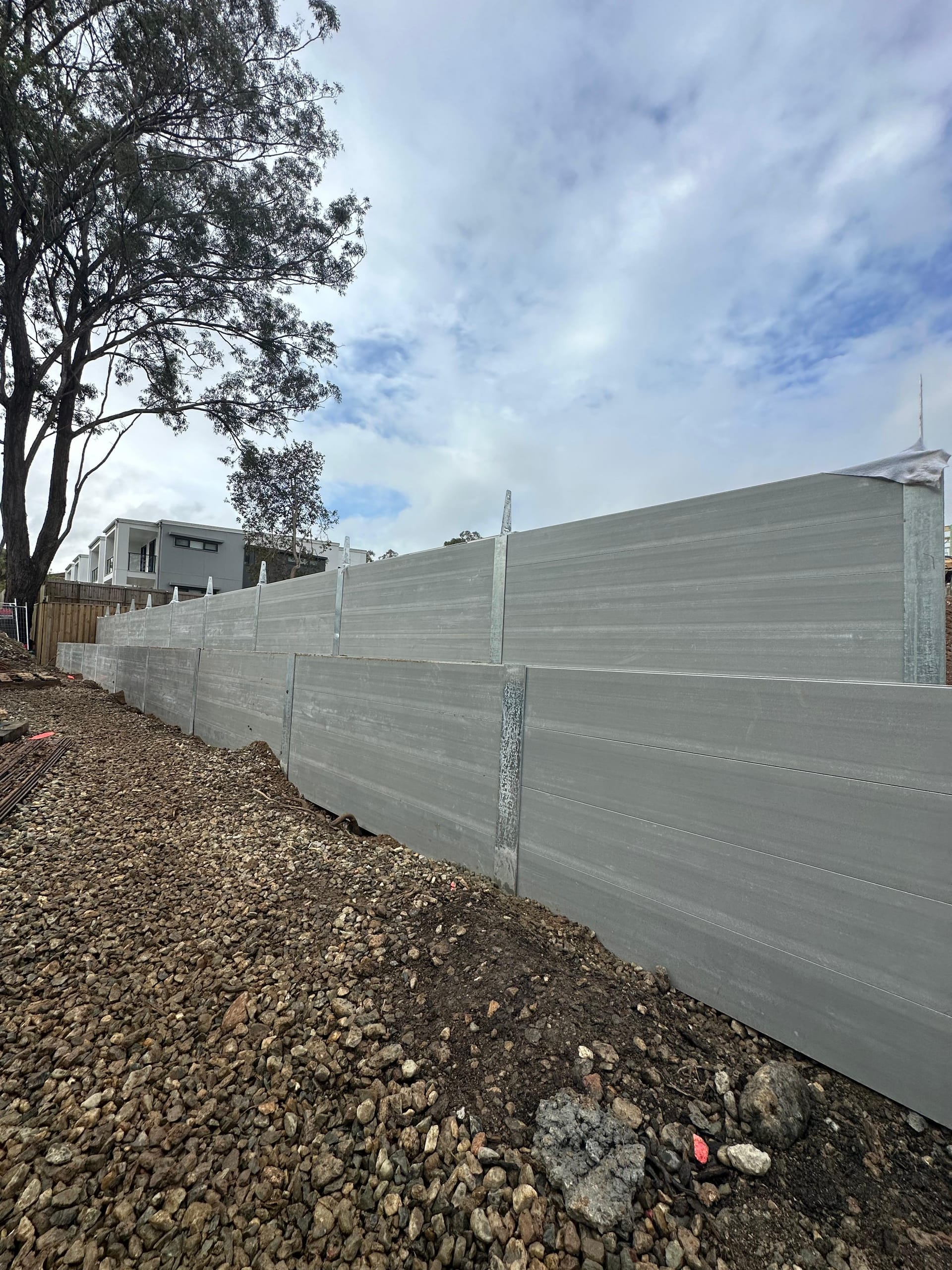 Natural stone retaining wall feature